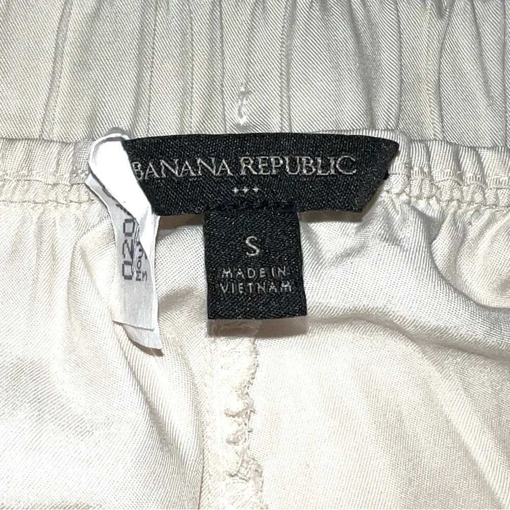 Banana Republic cargo pants Ivory Elastic drawstring‎ waist, size Small